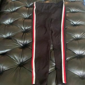❤️🤍striped leggings🤍❤️